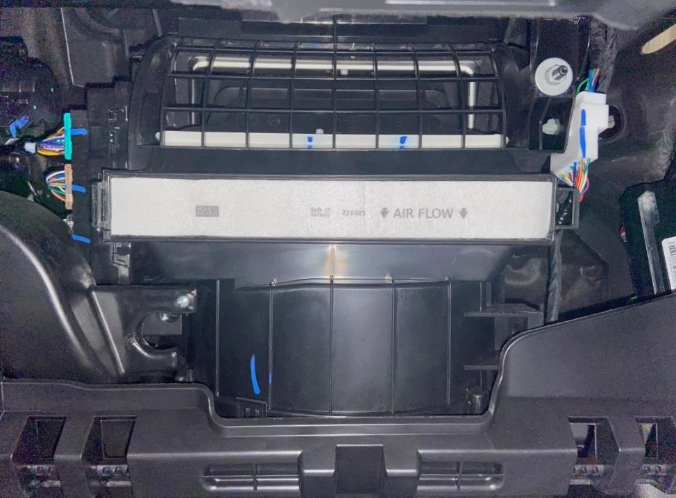 замена салонного фильтра Хавал Дарго