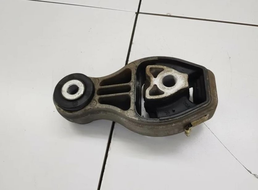 опора двигателя dargo