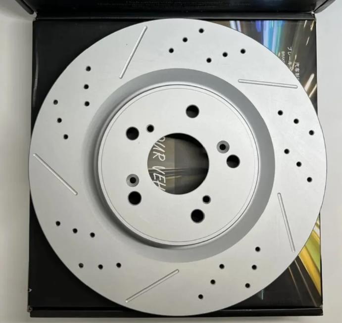 новый перфорированный тормозной диск