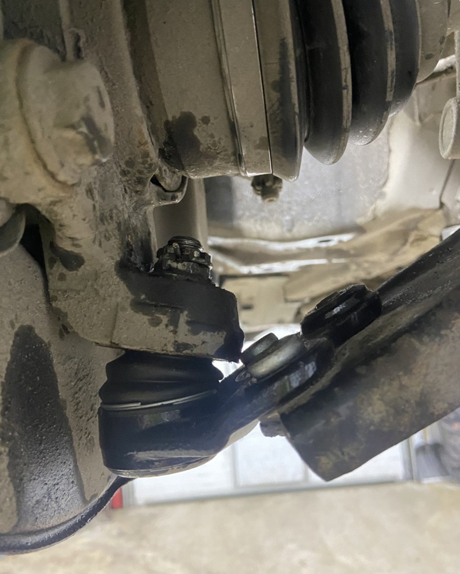 Замена шаровых опор Haval F7