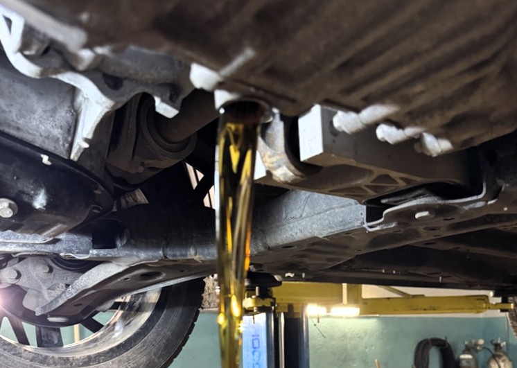 Слив масла из коробки перед заменой