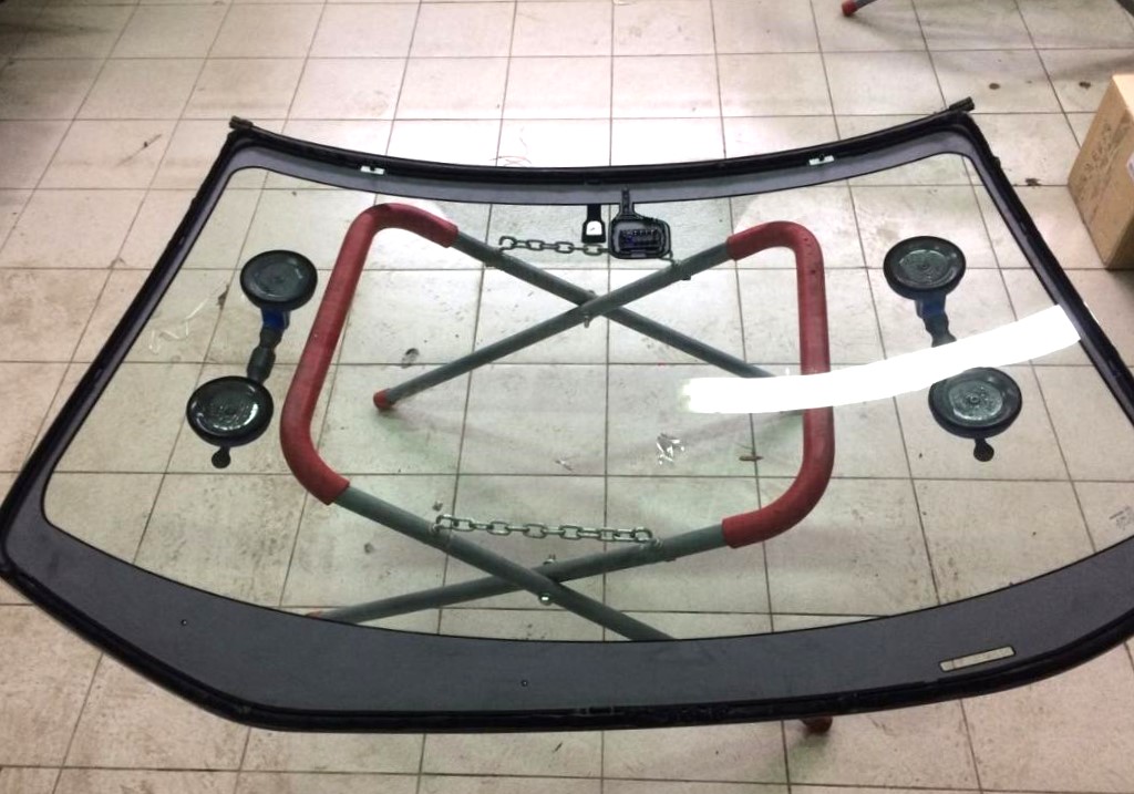 лобовое стекло